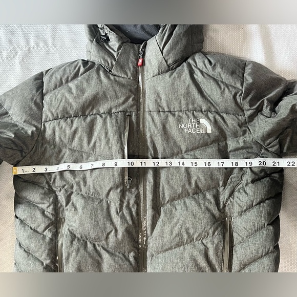The North Face Women’s Warm Down Gray Puffer Jacket Size Medium - Picture 5 of 16